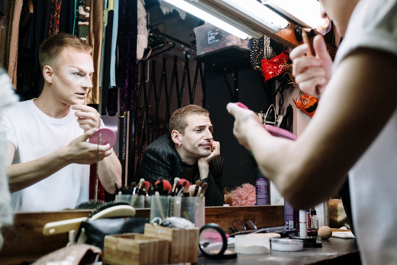 Hoe het programma Make Up Your Mind deelnemers uitdaagt en verrast